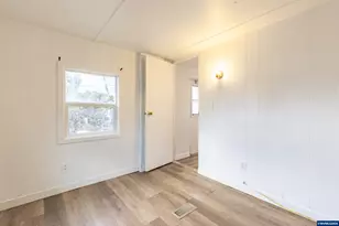 1010 Geary #1 St SE, Albany, OR 97322 - Photo 21