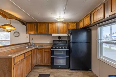 1010 Geary #1 St SE, Albany, OR 97322 - Photo 11