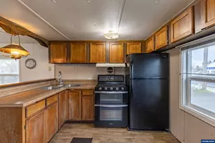 1010 Geary #1 St SE, Albany, OR 97322 - Photo 11