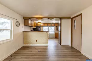 1010 Geary #1 St SE, Albany, OR 97322 - Photo 3