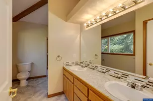 1060 NE 7th Dr, Newport, OR 97365 - Photo 37