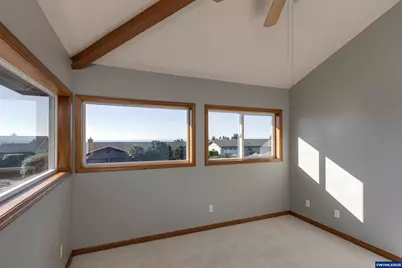 1060 NE 7th Dr, Newport, OR 97365 - Photo 35