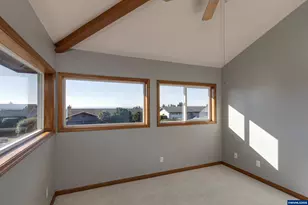 1060 NE 7th Dr, Newport, OR 97365 - Photo 35