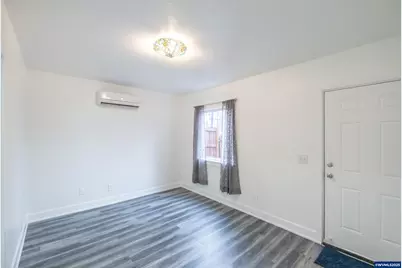 1810 Liberty St NE, Salem, OR 97301 - Photo 3