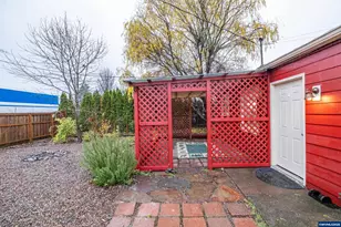 1810 Liberty St NE, Salem, OR 97301 - Photo 29