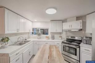 2012 Kennedy Cir NE, Keizer, OR 97303 - Photo 5