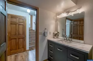 407 S 30th St, Philomath, OR 97370 - Photo 31