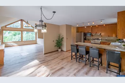 407 S 30th St, Philomath, OR 97370 - Photo 9