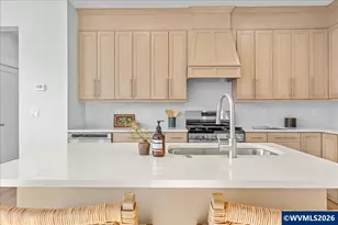 407 S 1st St, Silverton, OR 97381 - Photo 3