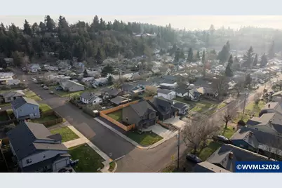 407 S 1st St, Silverton, OR 97381 - Photo 13