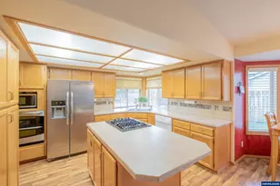 1255 NE Laurelridge St, Keizer, OR 97303 - Photo 13