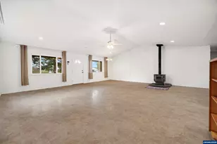 9620 Wells Landing Rd, Independence, OR 97351 - Photo 5