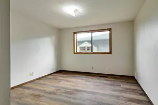 2135 Country Club Terrace, Woodburn, OR 97071 - Photo 15