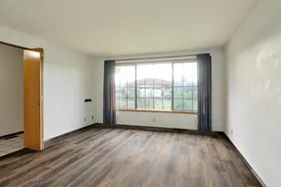 2135 Country Club Terrace, Woodburn, OR 97071 - Photo 3