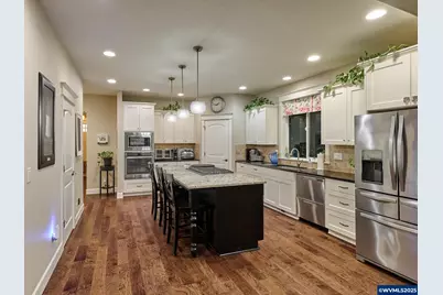 422 Turnberry Av, Woodburn, OR 97071 - Photo 11