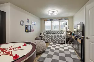 422 Turnberry Ave, Woodburn, OR 97071 - Photo 25