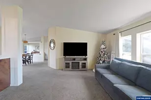 1998 Virginia Dr, Dallas, OR 97338 - Photo 9