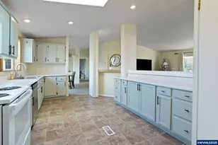 1998 Virginia Dr, Dallas, OR 97338 - Photo 15