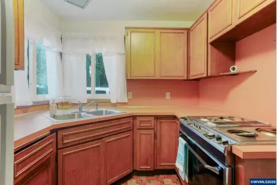 1645 McCoy Av NE, Salem, OR 97301 - Photo 15