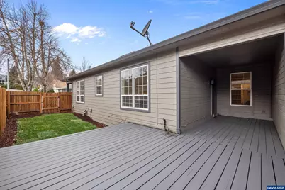 240 Norway St, Silverton, OR 97381 - Photo 23