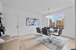 240 Norway St, Silverton, OR 97381 - Photo 9