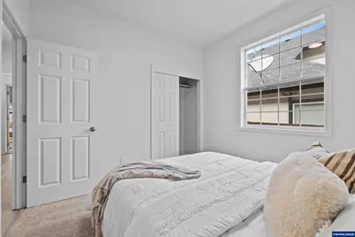 240 Norway St, Silverton, OR 97381 - Photo 17