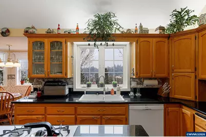 245 Edgewood Dr, Silverton, OR 97381 - Photo 9