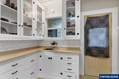 205 N 3rd St, Jefferson, OR 97352 - Photo 15