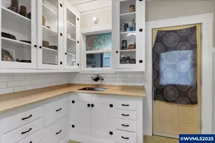 205 N 3rd St, Jefferson, OR 97352 - Photo 15