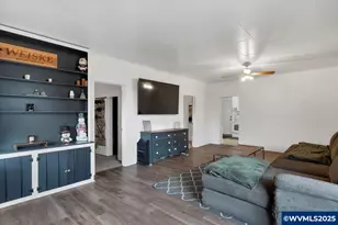 205 N 3rd St, Jefferson, OR 97352 - Photo 5