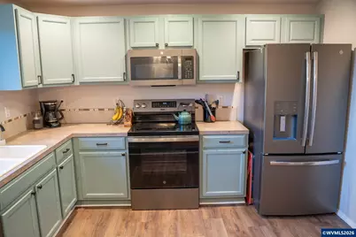 321 NE Carmen Pl, Corvallis, OR 97330 - Photo 15