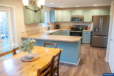 321 NE Carmen Pl, Corvallis, OR 97330 - Photo 11