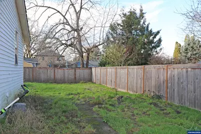 585 Hickory St NE, Salem, OR 97301 - Photo 19