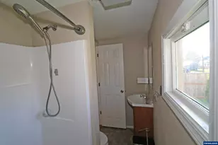 585 Hickory St NE, Salem, OR 97301 - Photo 11