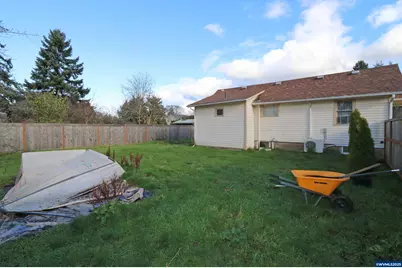 585 Hickory St NE, Salem, OR 97301 - Photo 21