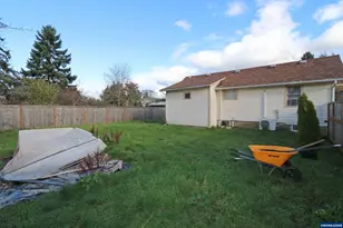 585 Hickory St NE, Salem, OR 97301 - Photo 21