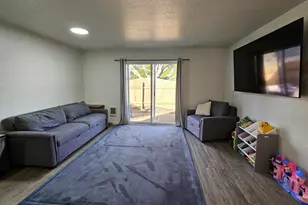 2240 Maplewood Dr S Dr, Salem, OR 97306 - Photo 3