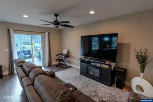 780 778 E Jefferson St, Stayton, OR 97383 - Photo 9