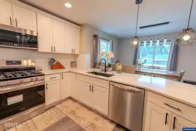 780 778 E Jefferson St, Stayton, OR 97383 - Photo 5