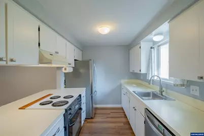 567 32nd #3 Av SE, Albany, OR 97322 - Photo 7