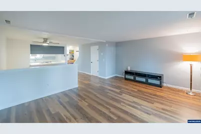 567 32nd #3 Av SE, Albany, OR 97322 - Photo 3