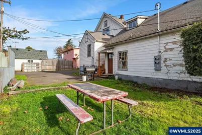 925 14th St NE, Salem, OR 97301 - Photo 7
