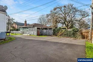 925 14th St NE, Salem, OR 97301 - Photo 5