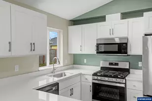 7425 5th St SE, Turner, OR 97392 - Photo 9