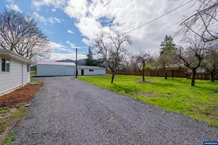 33001 Sandridge Rd, Lebanon, OR 97355 - Photo 37