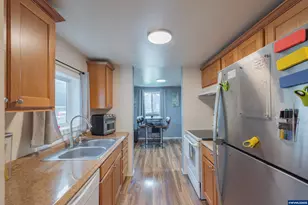 1196 S 7th St, Lebanon, OR 97355 - Photo 3