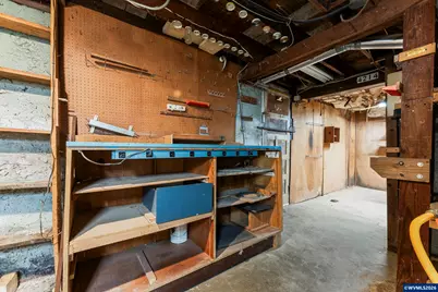 2605 NE Jarrett St, Portland, OR 97211 - Photo 23