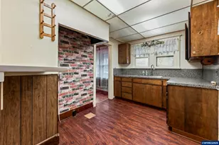 2605 NE Jarrett St, Portland, OR 97211 - Photo 9