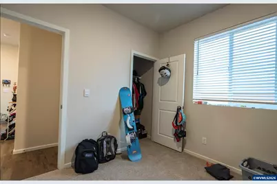 447 Greencrest St NE, Salem, OR 97301 - Photo 9