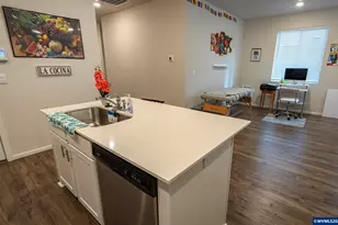 447 Greencrest St NE, Salem, OR 97301 - Photo 13